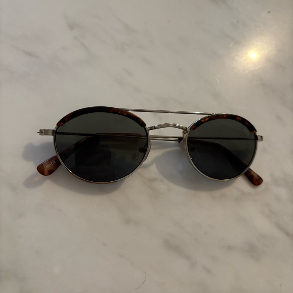 Free People Retro Bohemian Bradley Tortoise Round Aviator Sunglasses - Picture 3 of 9